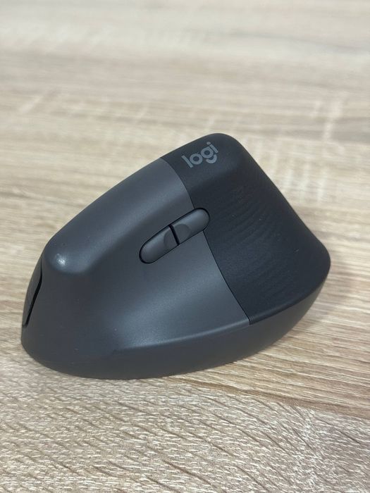Бездротова миша Logitech Lift Ergonomic Vertical Graphite (910-006473)