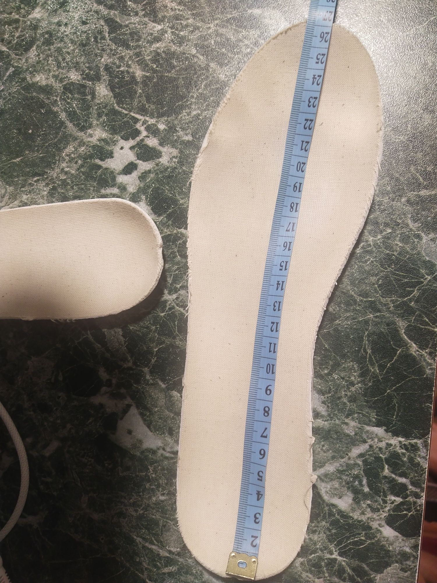 Продам новые мокасины 40 размера.