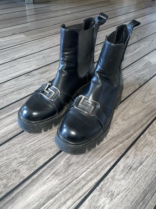 Жіночі демі челсі 38 розмір чорні