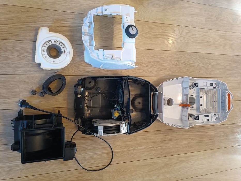 _ Odkurzacz Electrolux Silent Performer - na części