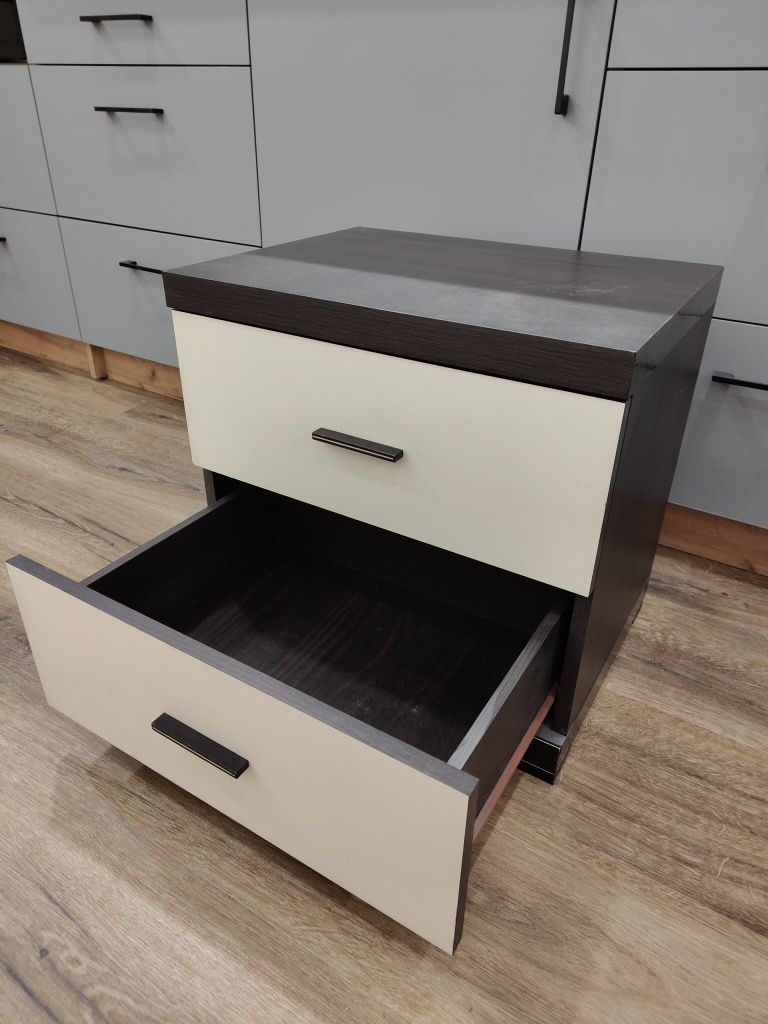 Szafka firmy Black Red White