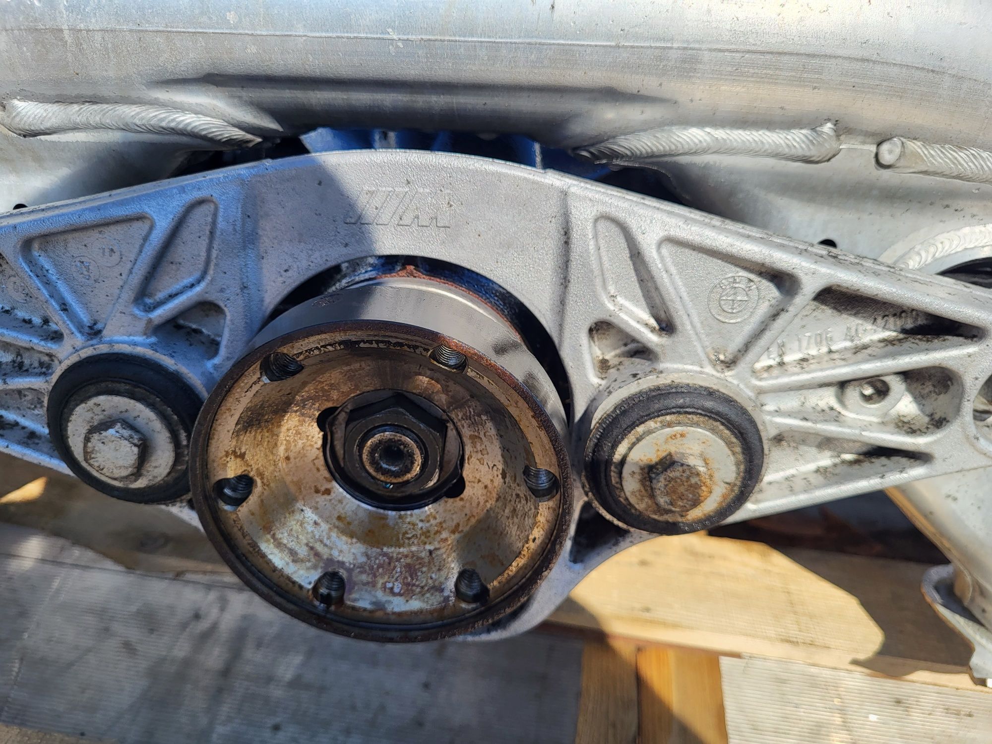 Wózek dyfer tył zawieszenie BMW m5 f10 v8 4.4 560km