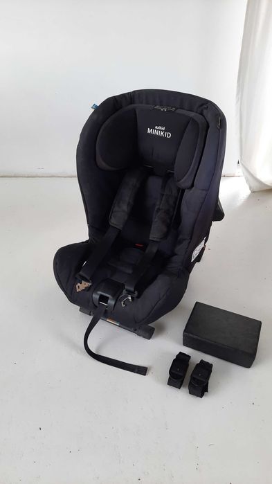 AXKID MINIKID - fotelik samochodowy do jazdy tyłem