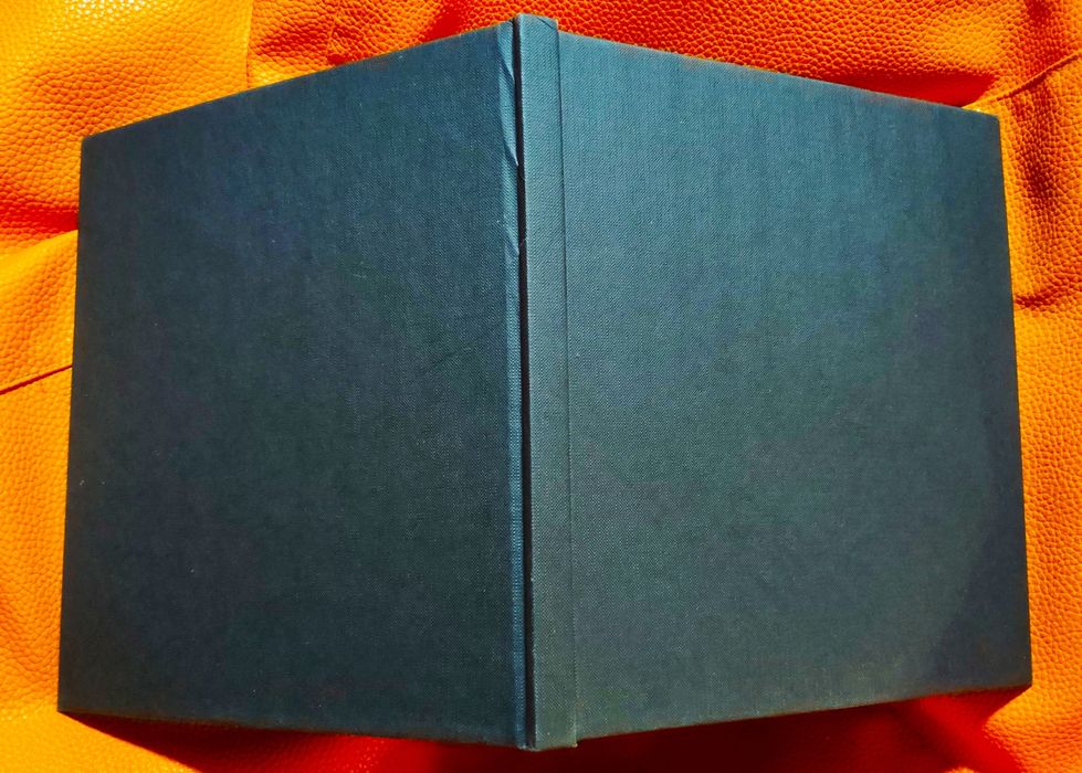 Ltd Edition Dr Martens Airwair Livro