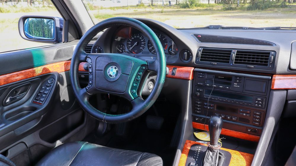 Bmw e38 730i V8