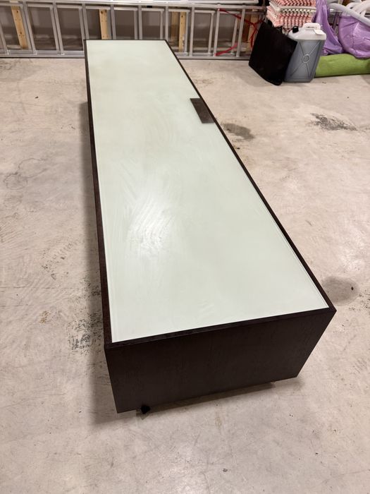 Móvel televisao Wengué e vidro fosco