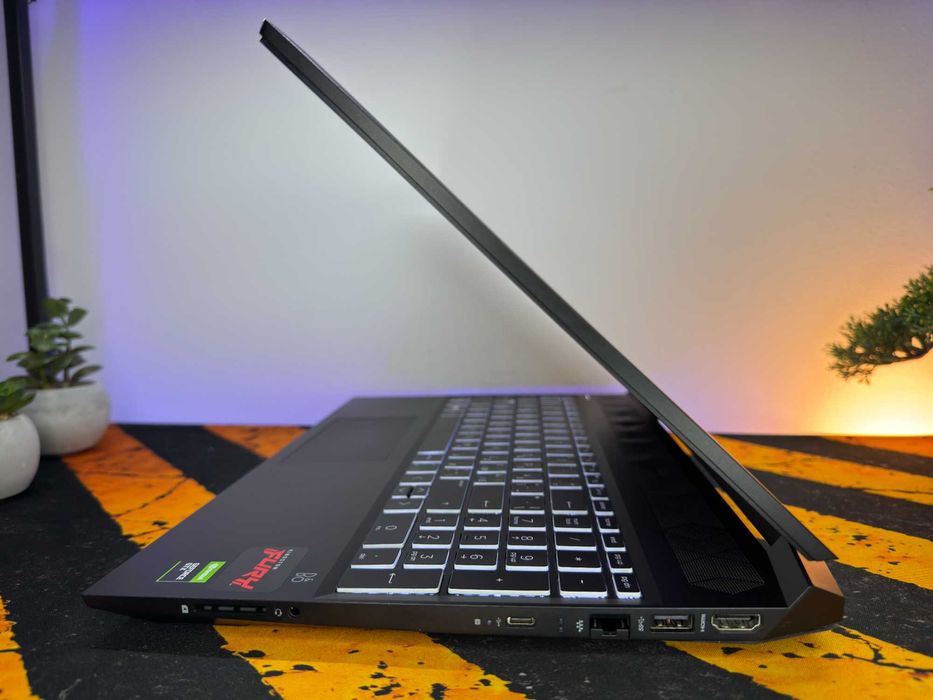 HP Gaming 15, gtx1650ti, ryzen 5, 16gb ram, 512gb ssd