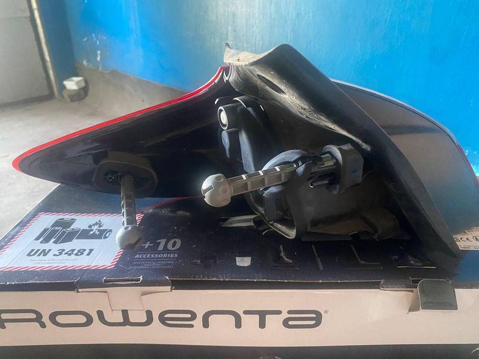 Задний правый фонарь Меган 3