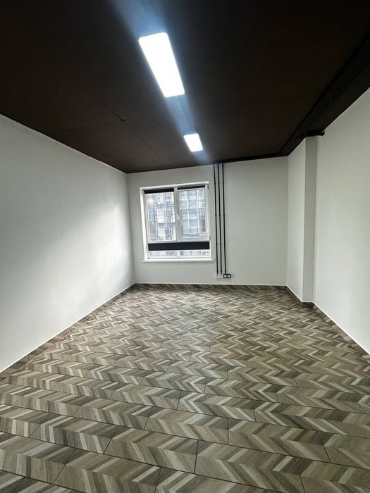 Оренда фасадного приміщення 85 м2 в центрі міста 2 поверх