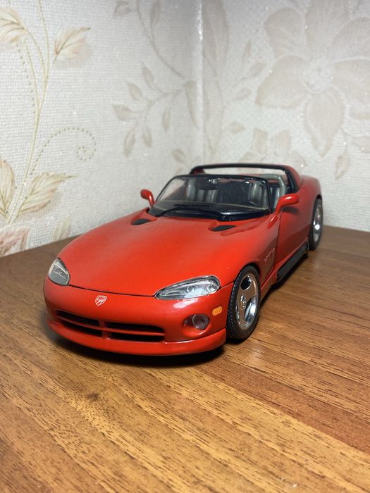 Dodge viper 1/18 Bburago