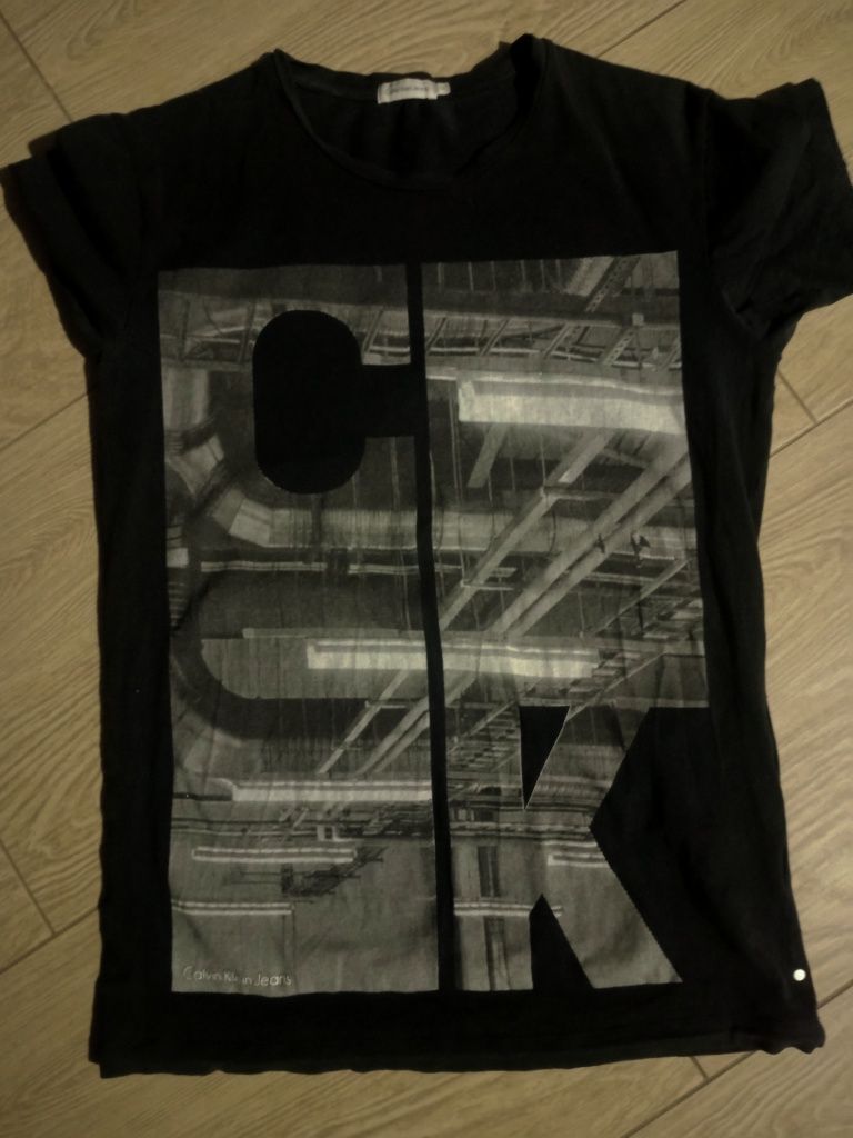 Calvin Klein koszulka meska w rozmiarze M