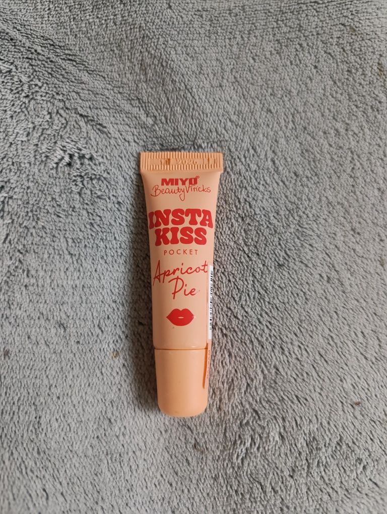 Balsam do ust Miyo Insta Kiss