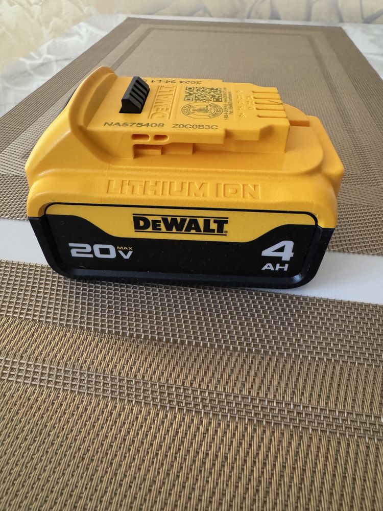 Акумулятор DeWALT DCB204 20V MAX Оригінал 2024 року!
