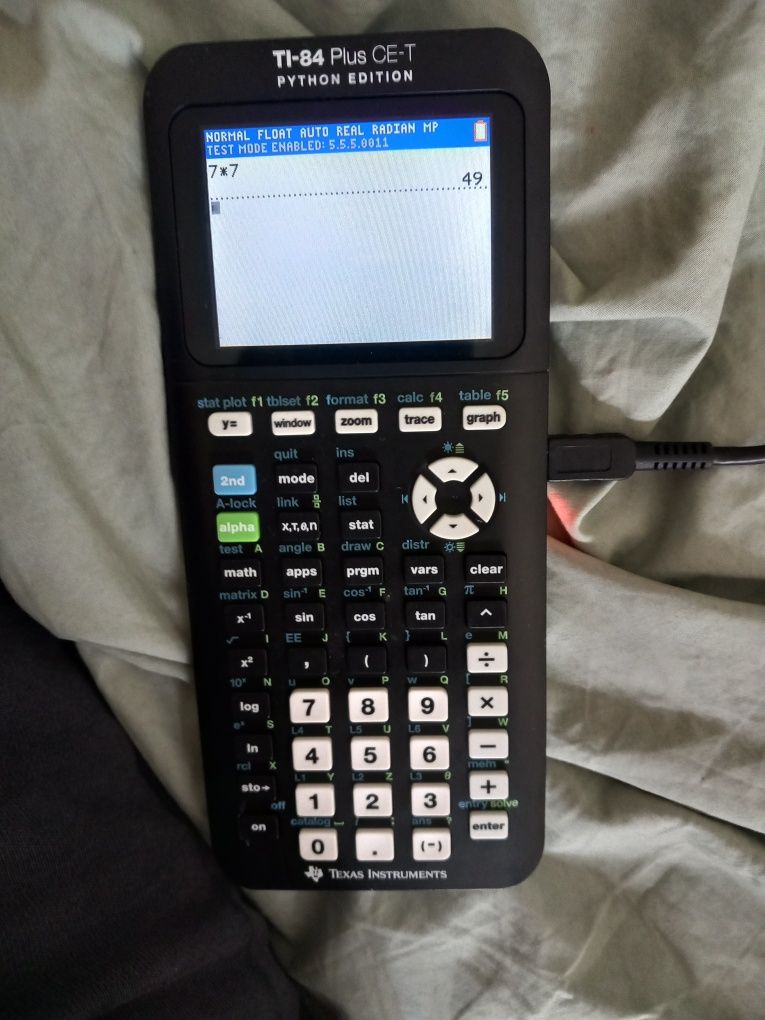 Calculadora gráfica, TI-84 Plus CE-T Python edition