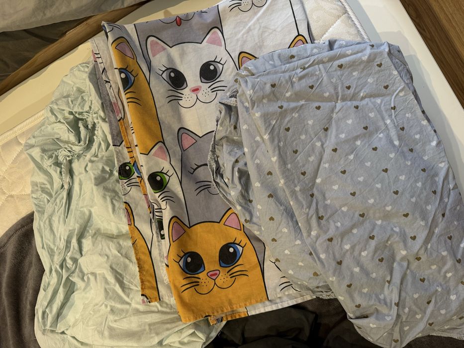 Постільна білизна дитяча, ковдра, подушки в ліжечко