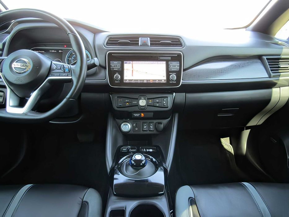 Nissan LEAF      2019