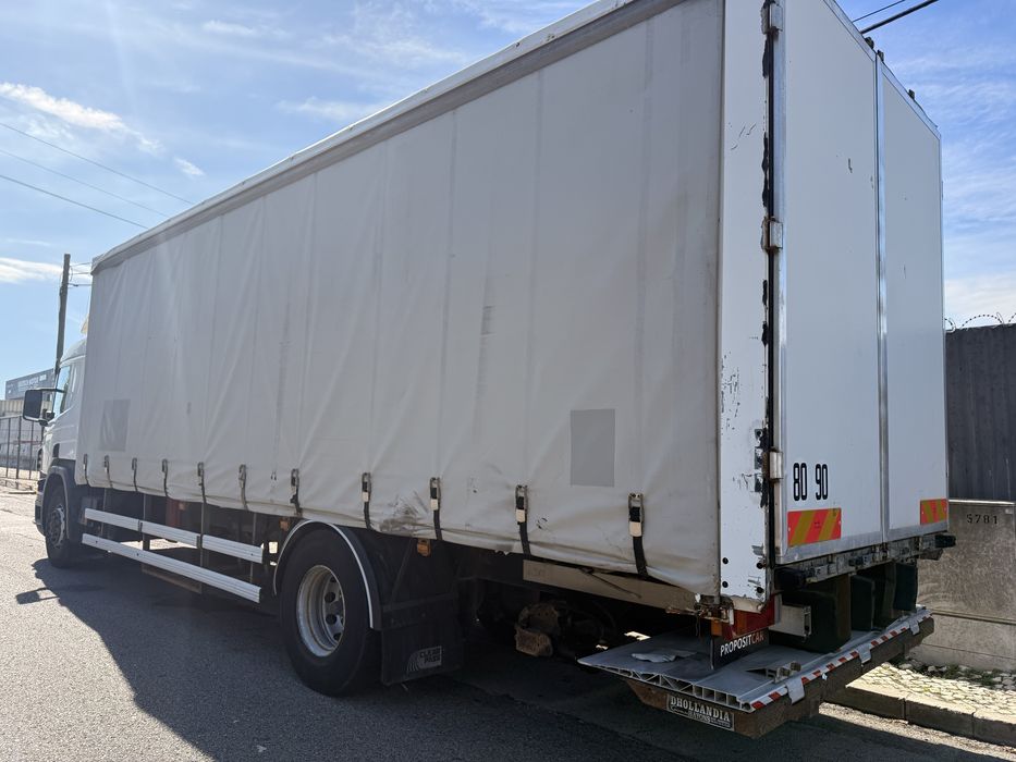 SCANIA P270 CAIXA CORTINAS+TETO+PLATAFORMA RETRATIL 8M #OPORTUNIDADE#