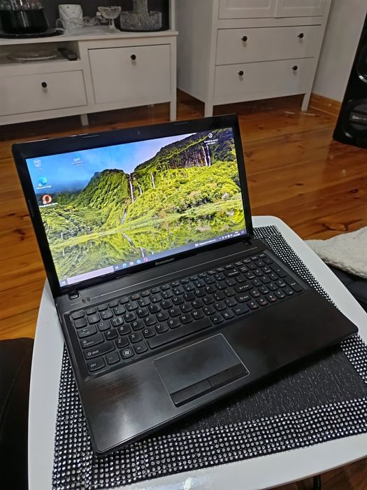 Lenovo i3 8GB Nvidia Geforce 610M 240GB SSD BAT 2H+zasilacz