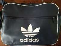 Torba podręczna adidas.