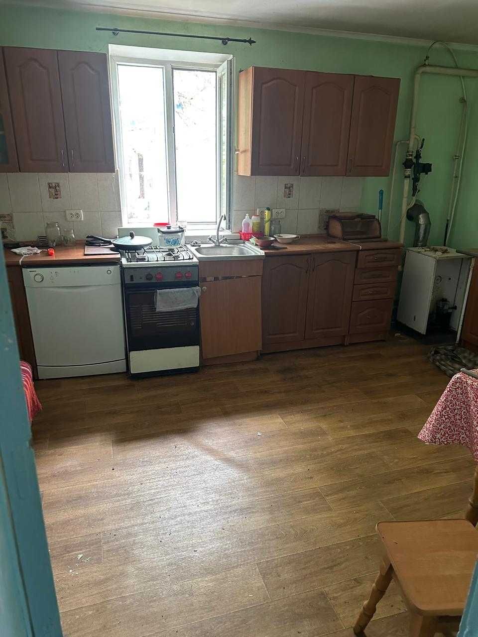 Продаж будинку і земельної ділянки 10сот. в селі Маслівка Київська обл