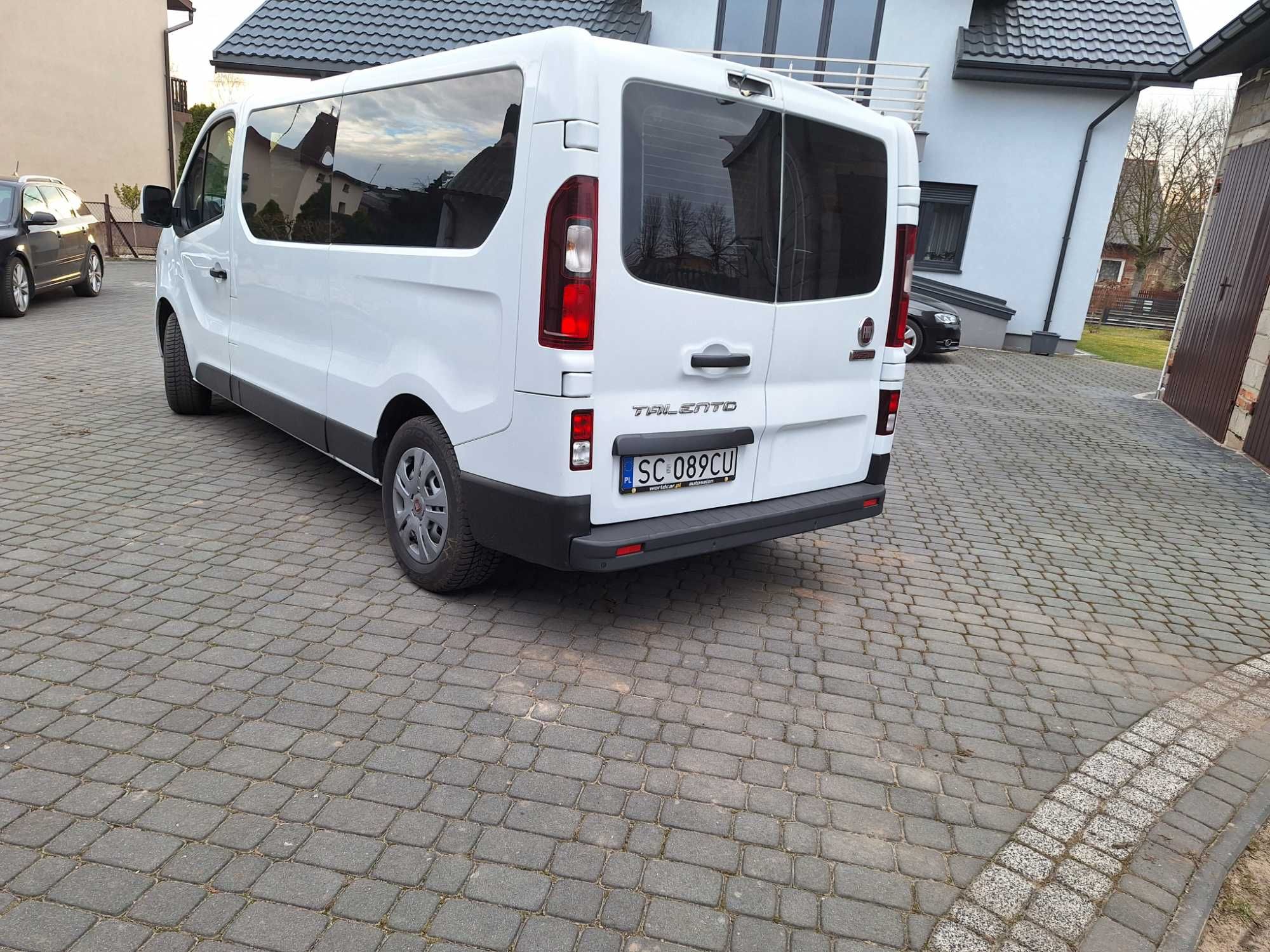 Wynajem busa 9 osób Fiat Talento long
