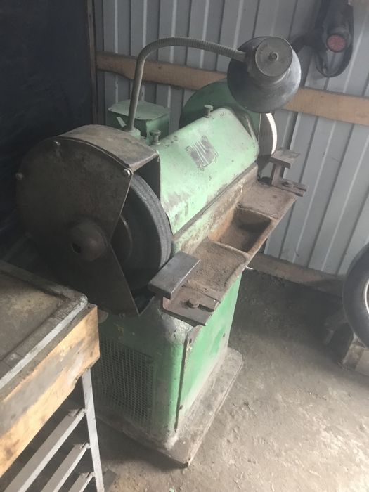 Станок промисловий заточний,точильний,наждак нові круги-все працює бу.
