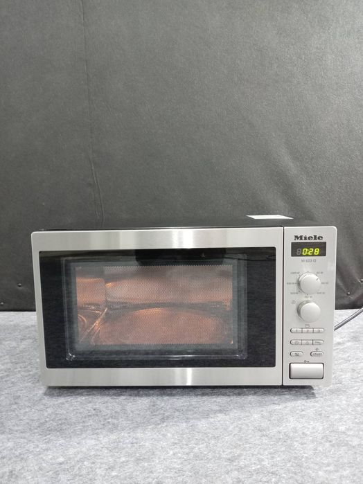 Мікрохвильова піч Miele моделі M 623 G.