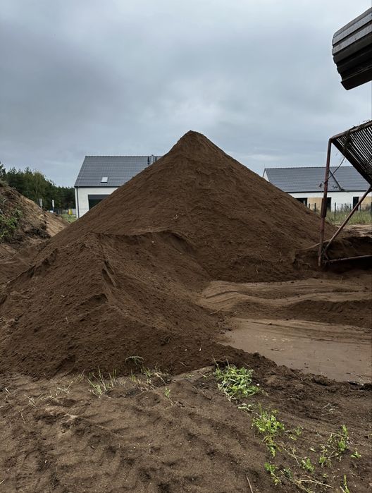 Przesiana ziemia pod trawnik