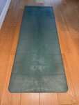 Fatygowana mata do yoga
