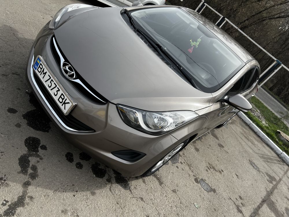 Hyundai Elantra 2012