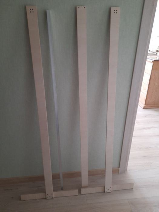 стійка вішалка для одягу