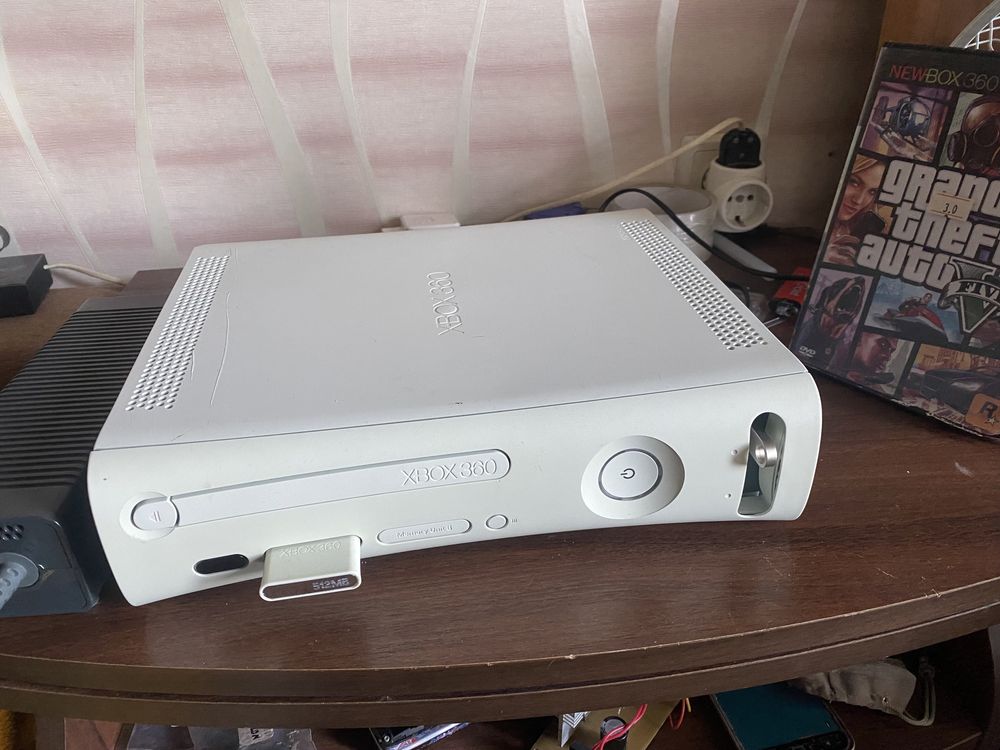 Консоль Xbox 360 Fat