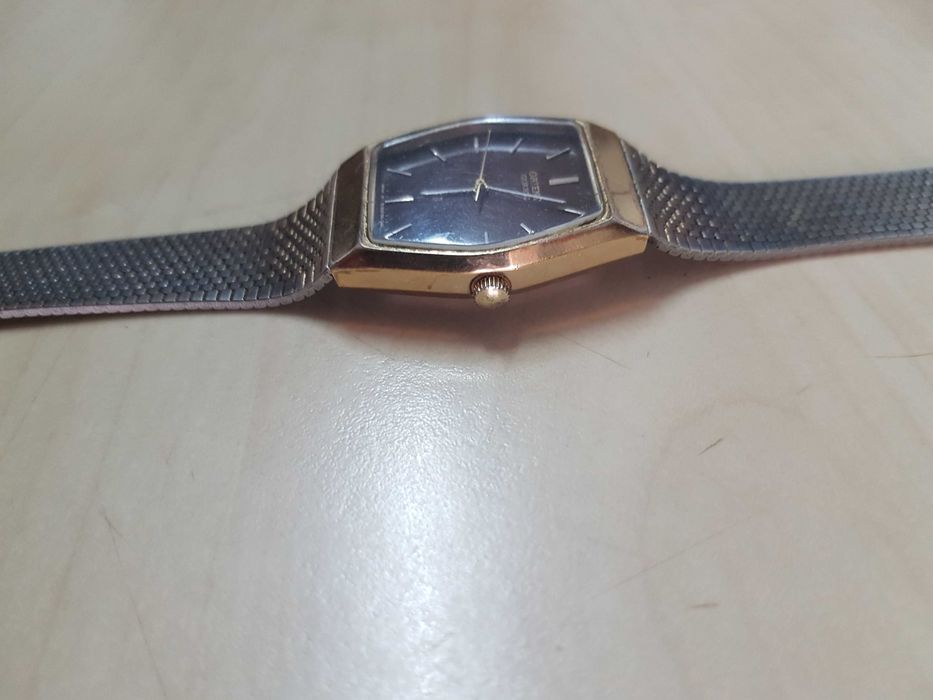 Zegarek nareczny ORIENT Quartz GP sprawny kolor zloty i czarny