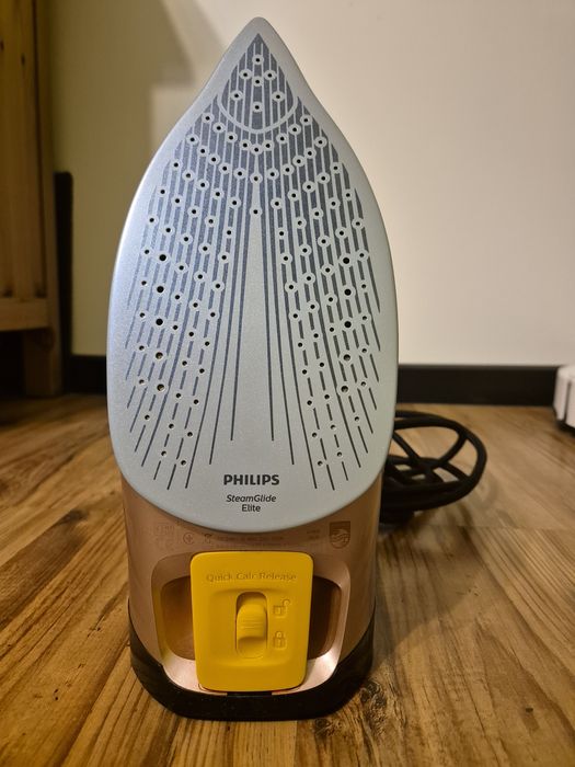 Żelazko Phillips Azur , moc 3000W z automatycznym wyłącznikiem.