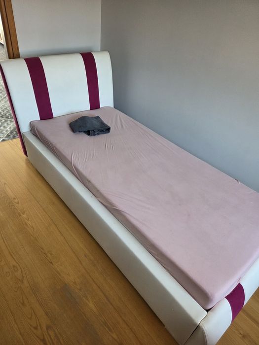 Łóżko młodzieżowe otwierane z materacem