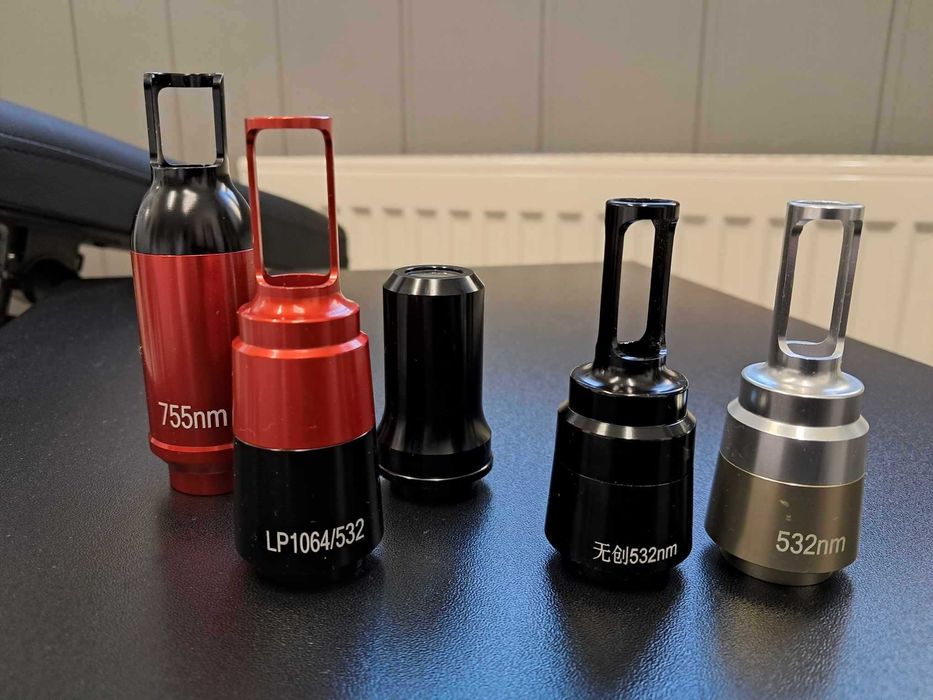 Laser pikosekundowy,  peeling węglowy, usuwanie tatuażu, odmładzanie