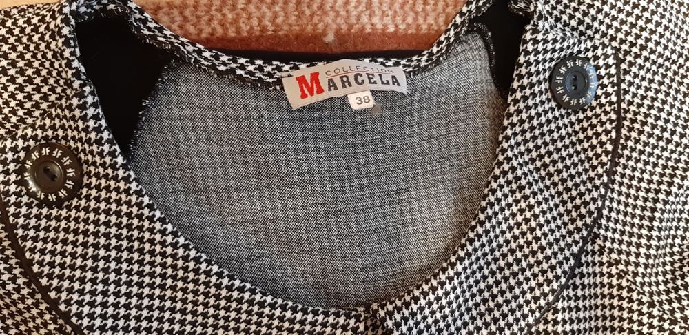 Платье, хорошо подчёркивает фигуру