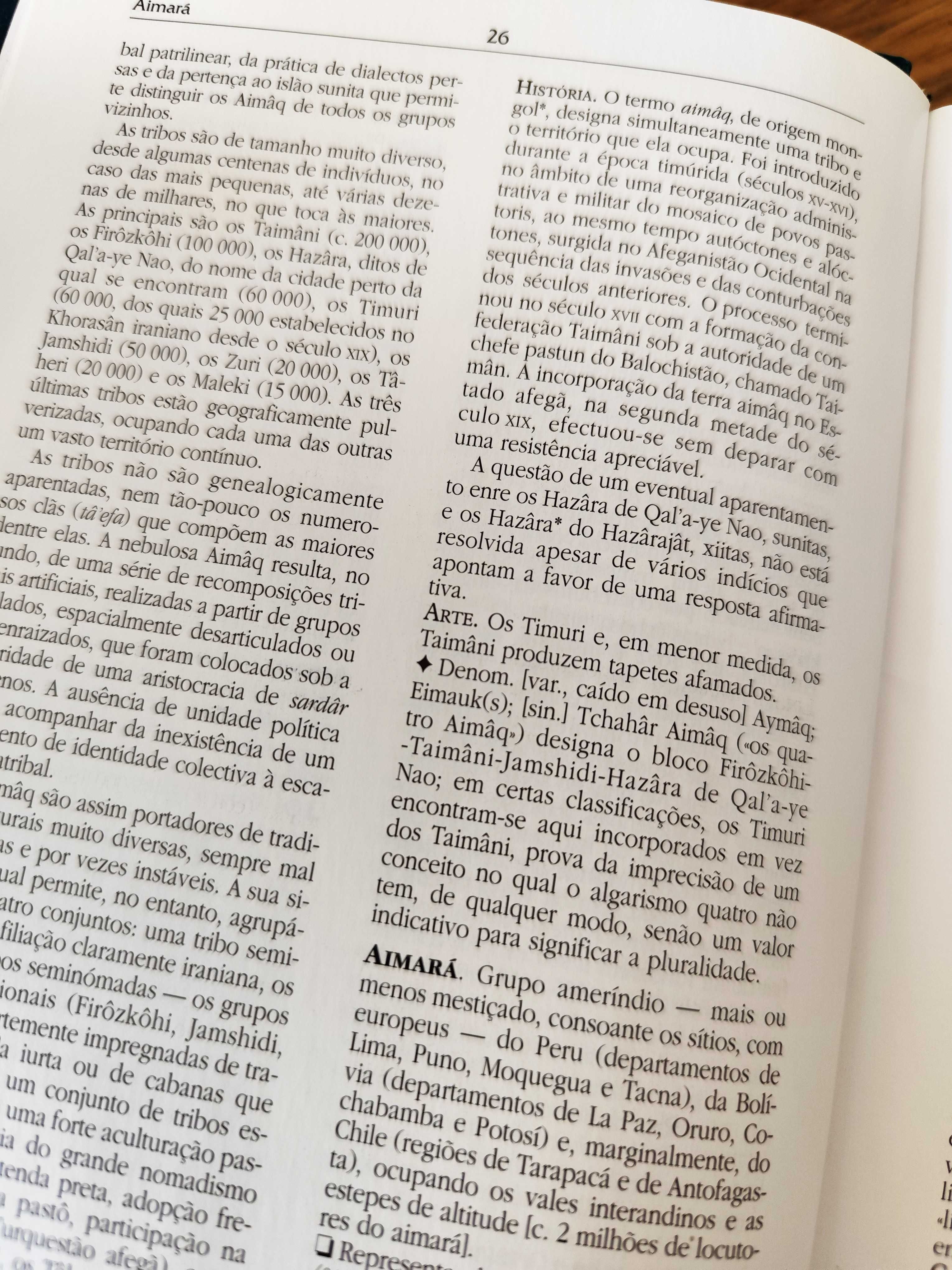 Dicionários  temáticos: Sociologia, Povos, Filosofia e Biologia
