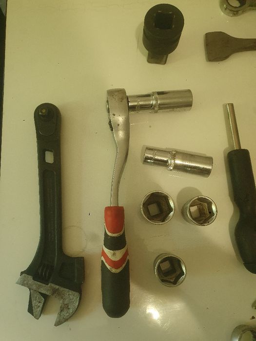 Narzędzia klucze grzechotki