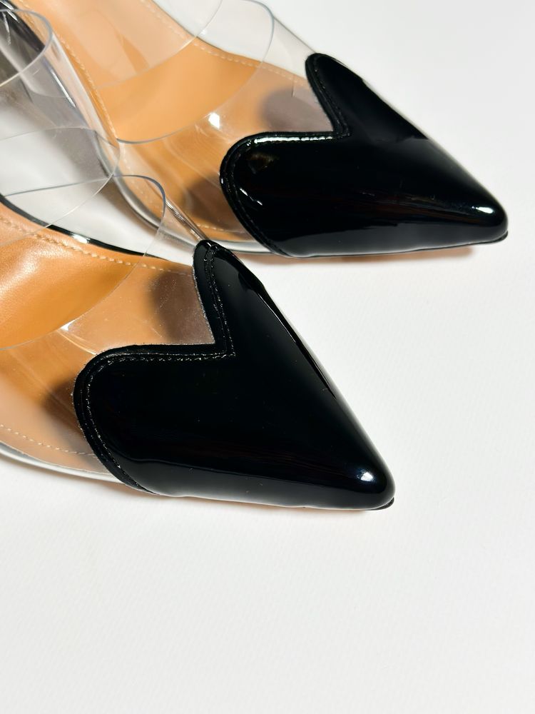 Туфлі ALAÏA.