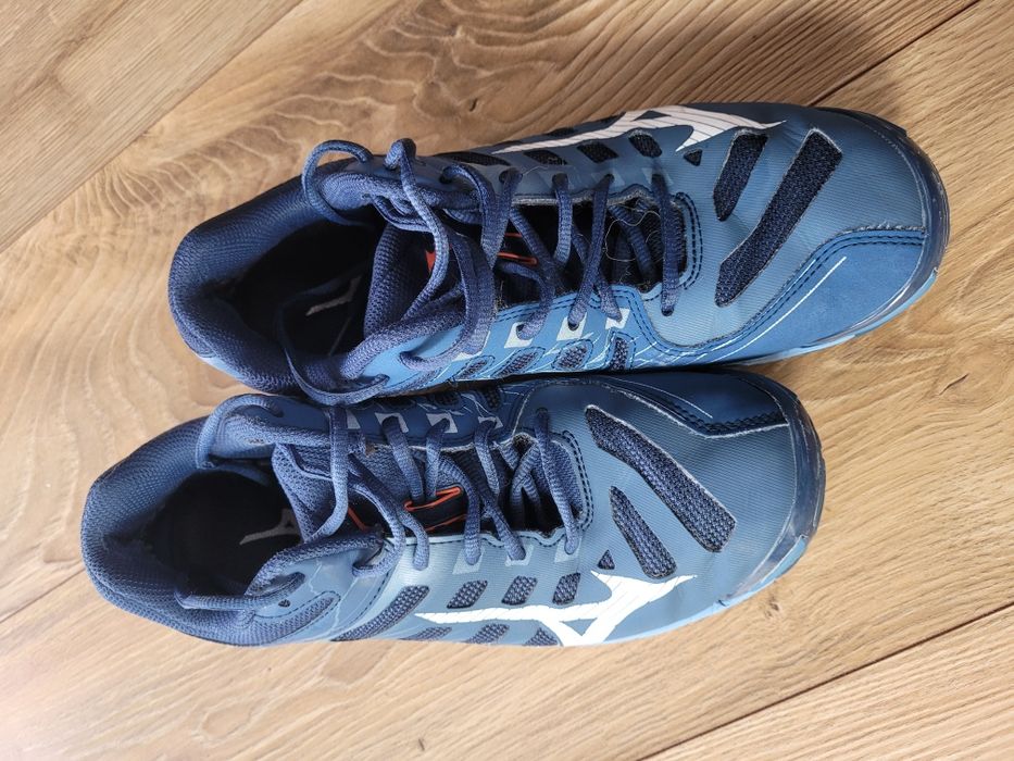 MIZUNO Wave Voltage buty do siatkówki rozmiar 41
