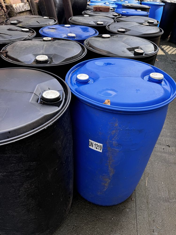Beczki 200l czyste (po alkoholu)