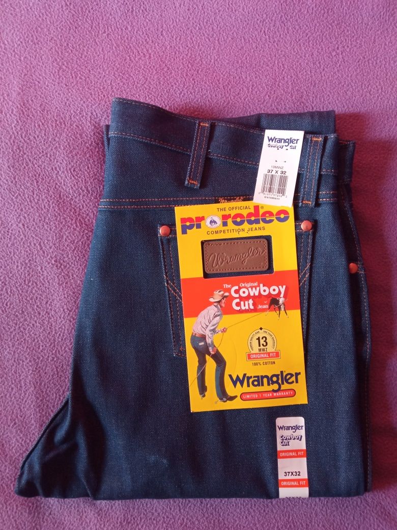 Jeansy Wrangler 13MWZ