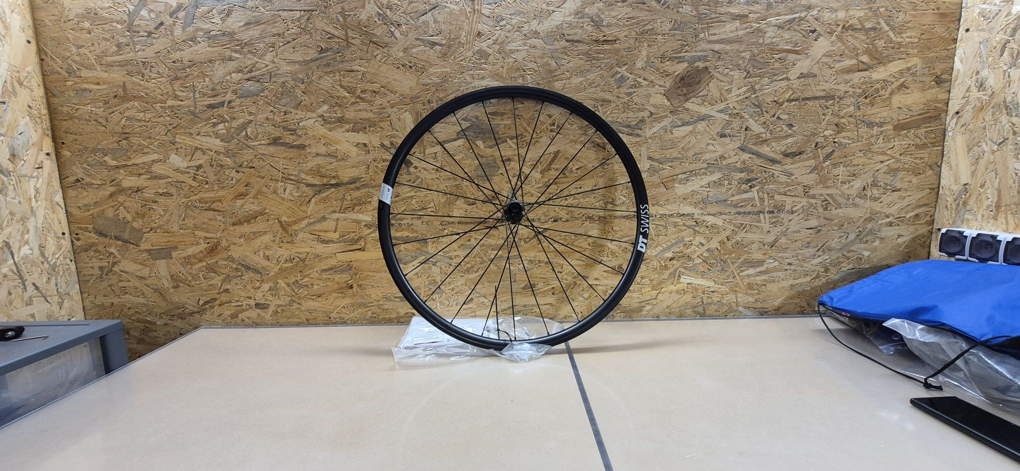 Koło DT-SWISS G1800 Spline 25 .przód.