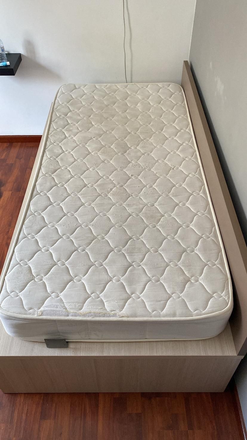 Cama juvenil com gavetões