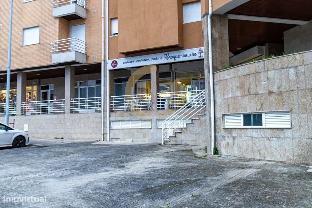 Trespasse de pão quente em Alfena, Valongo com fabrico próprio.