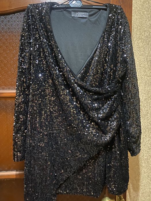 Плаття нарядне в паєтку