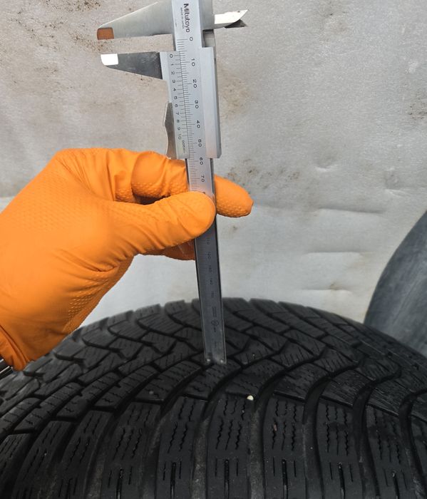 Opony zimowe 2 szt. Falken 265/55/19