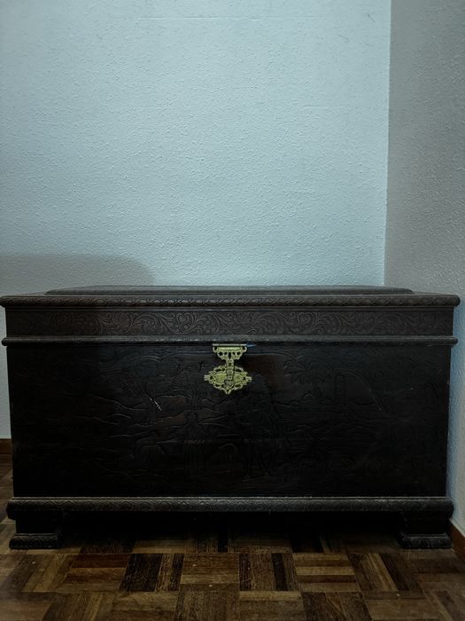 Vendo dois móveis madeira maciça