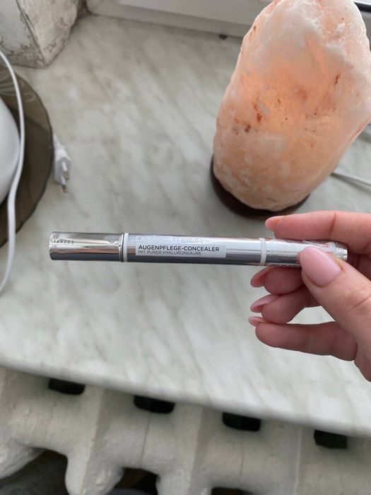 L’Oreal Paris Крем- консилер для шкіри навколо очей